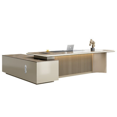 Schulenmöbel für das Büro