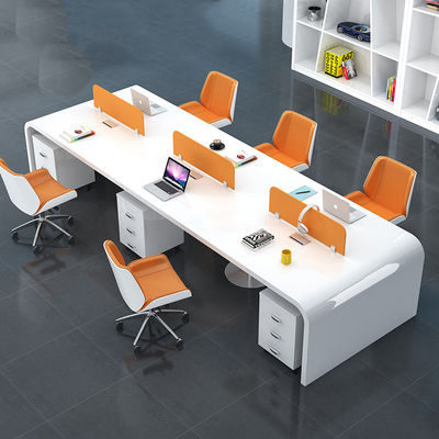 Postverpackung Moderner einfacher weißer Lack Mitarbeiterschreibtisch für 4 Personen im Büro Design