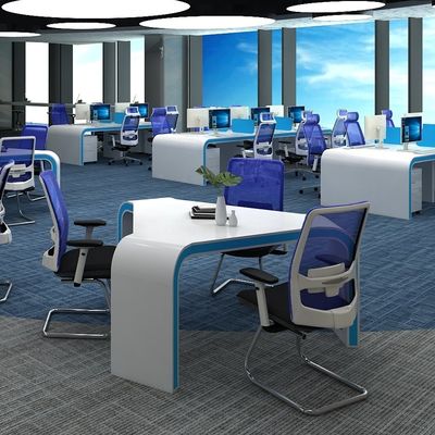 ODM Moderne Dreiecksbüro Schreibtisch und Stuhl Kombination Kleiner Showroom Konferenztisch