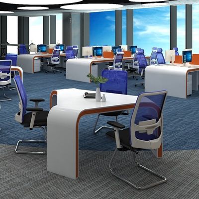 ODM Moderne Dreiecksbüro Schreibtisch und Stuhl Kombination Kleiner Showroom Konferenztisch
