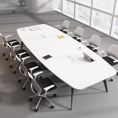 Einfache moderne ovale Konferenztisch- und Stuhlkombination für weißen Verhandlungsraum