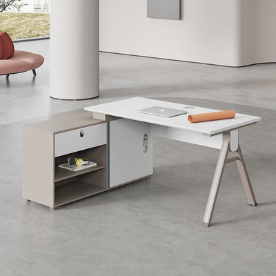 Erweiterbares modernes Design Leicht Luxus Büro Schreibtisch und Stuhl Kombination für 2-4 Personen
