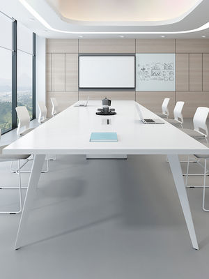 Moderner weißer Konferenztisch für Büro-Schulungen und Verhandlungen im Einkaufszentrum