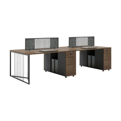 Minimalistische Vier-Person-Büroarbeitsstation mit Holz-Melamin-Bett und Stuhl