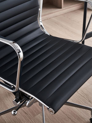 Höhenverstellbarer Executive Office Chair mit Drehrädern und synthetischem PU Leder