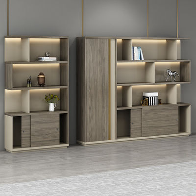 Moderne Büroausstattung aus Holz