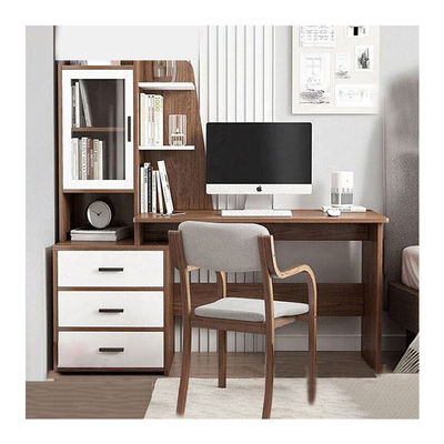 Minimalistischer Computertisch mit Bücherregal und Schubladen