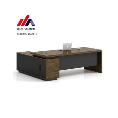 Stilvoller L-förmiger Schreibtisch für Direktor und Manager im modernen Design