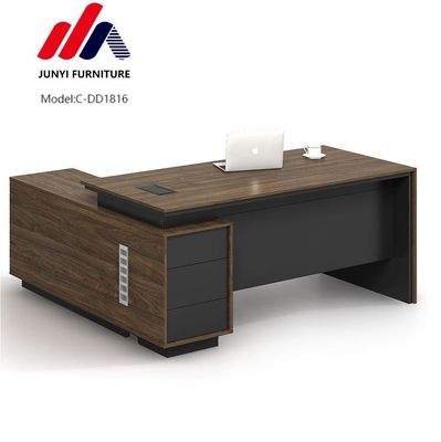 Stilvoller L-förmiger Schreibtisch für Direktor und Manager im modernen Design