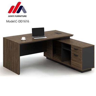 Stilvoller L-förmiger Schreibtisch für Direktor und Manager im modernen Design