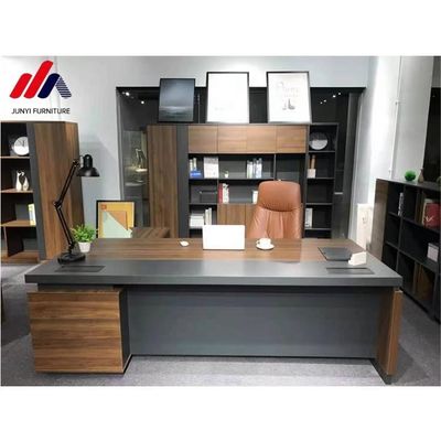 Stilvoller L-förmiger Schreibtisch für Direktor und Manager im modernen Design