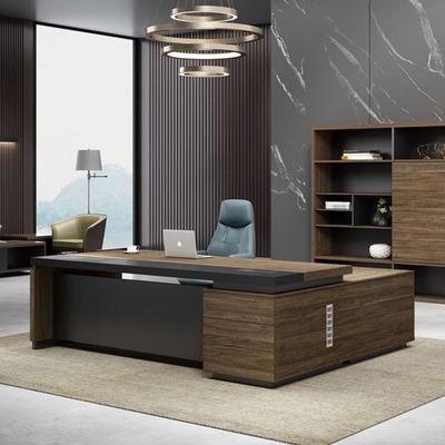Stilvoller L-förmiger Schreibtisch für Direktor und Manager im modernen Design